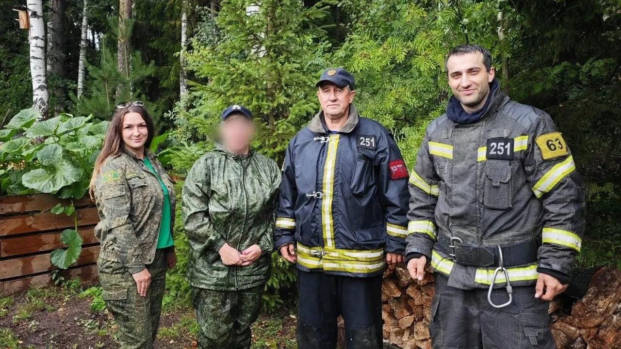 Спасатели нашли заблудившуюся женщину у деревни Савинская