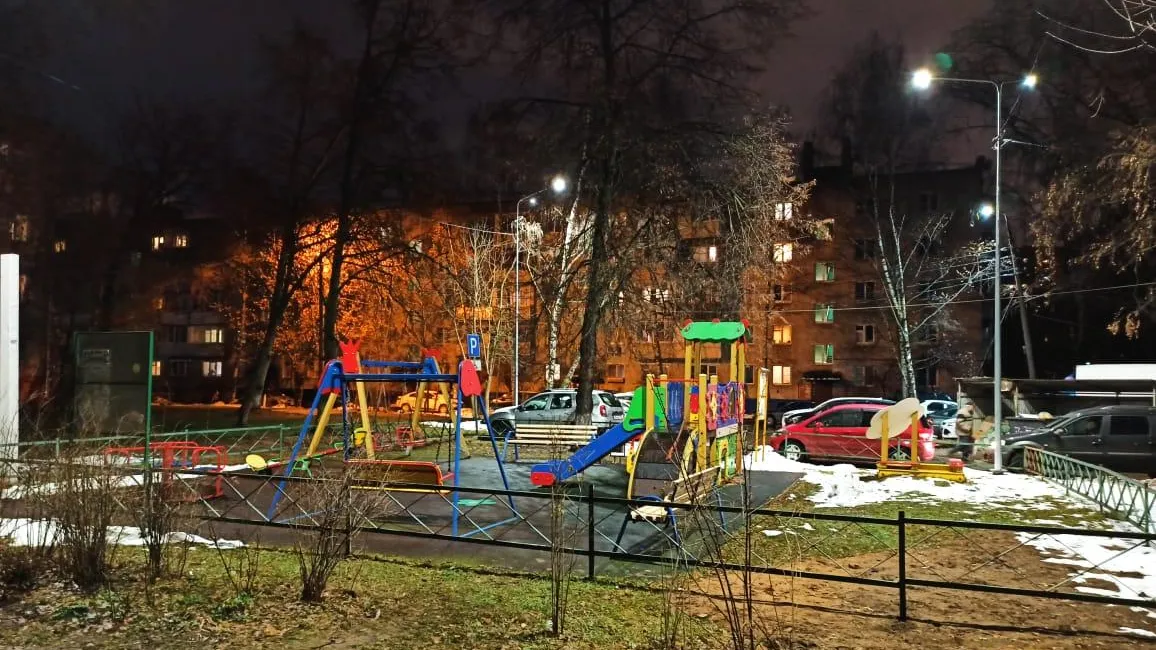 Фонари установили на детской площадке в Люберцах