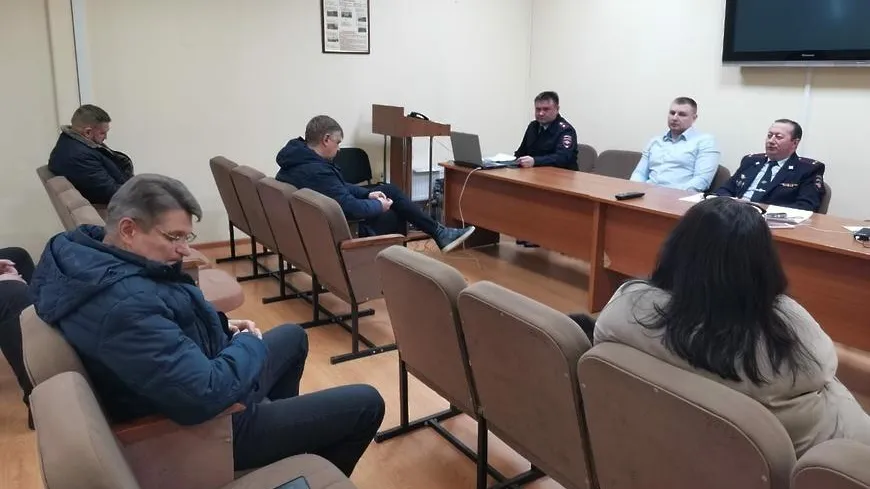 Инспекторы ГИБДД Королева проверили готовность пунктов техосмотра к новым требованиям