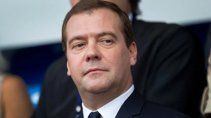 Медведев прокомментировал согласие на удары Украины по РФ из европейского оружия