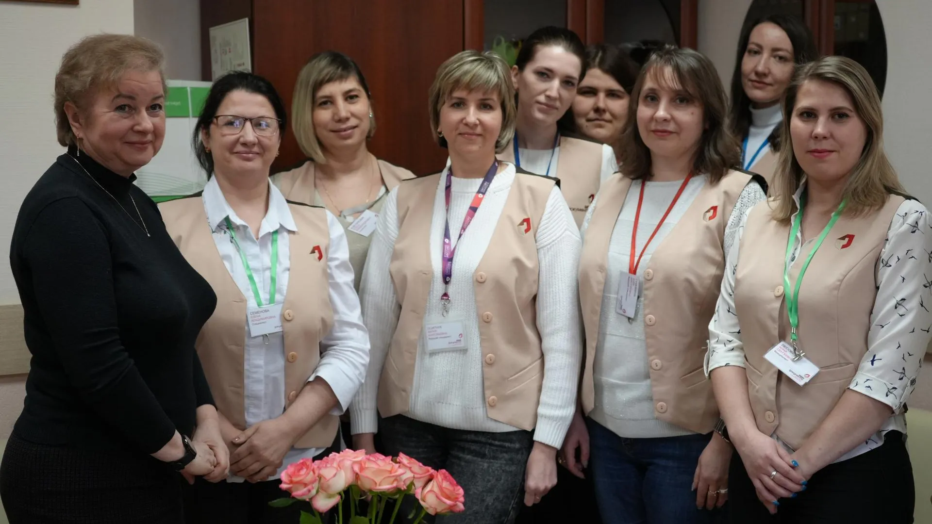 Сотрудницы центра госуслуг в Дзержинском отметили 8 марта
