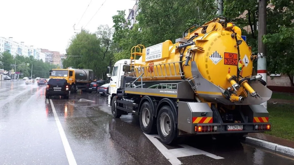 Порядка 700 дорожных рабочих Подмосковья ликвидируют последствия непогоды