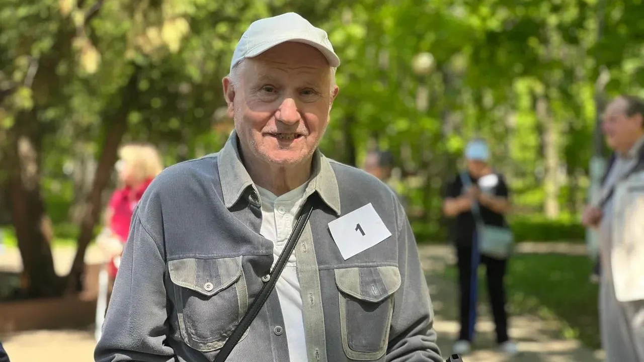 92-летний красногорец стал участником марафона скандинавской ходьбы