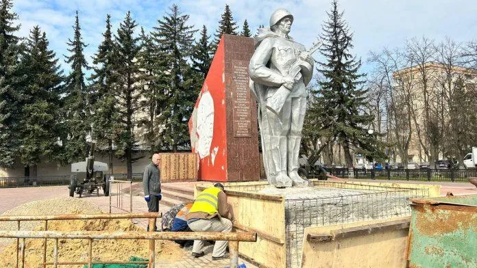 В Подольске приступили к ремонту монумента «Неизвестному солдату» на Ихтиманской площади