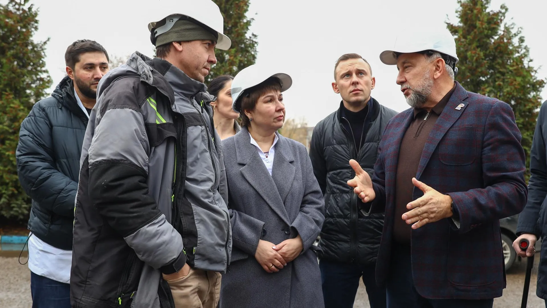 Олег Жолобов проверил капремонт терапевтического корпуса в Раменском