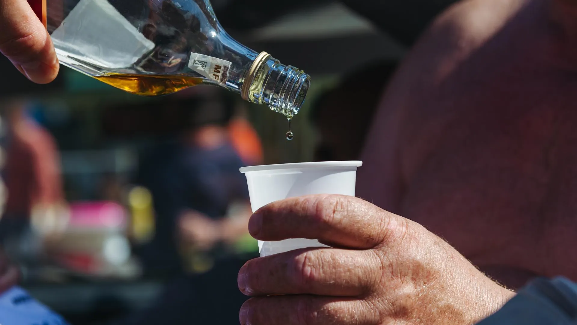 Стало известно, каким способом россияне чаще всего снимают стресс