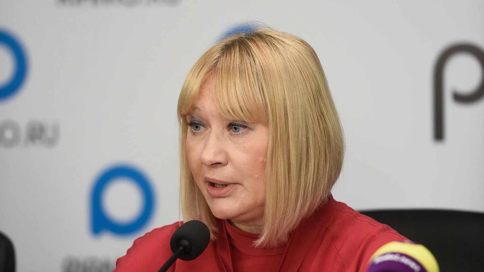 Членов правительства Подмосковья наградили знаками Московской областной думы