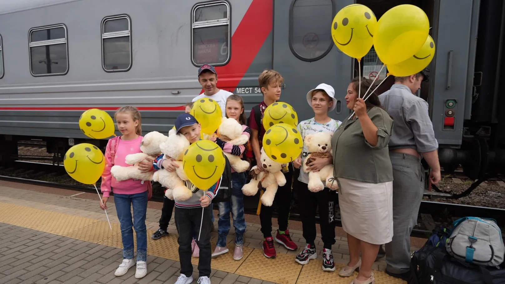 Аппарат подмосковного детского омбудсмена держит на контроле адаптацию детей‑сирот из ДНР
