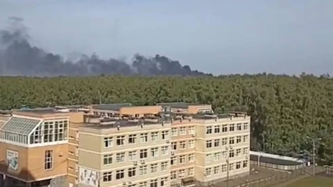 Коксогазовый завод вспыхнул в Подмосковье