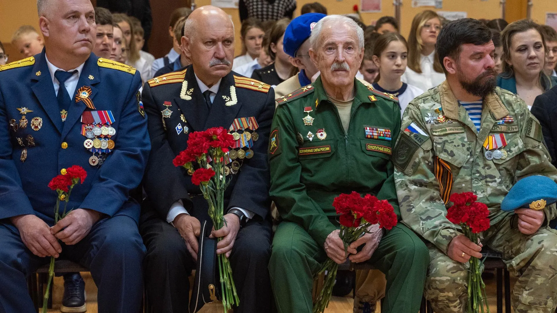 В реутовской школе № 6 торжественно открыли Парту Героя