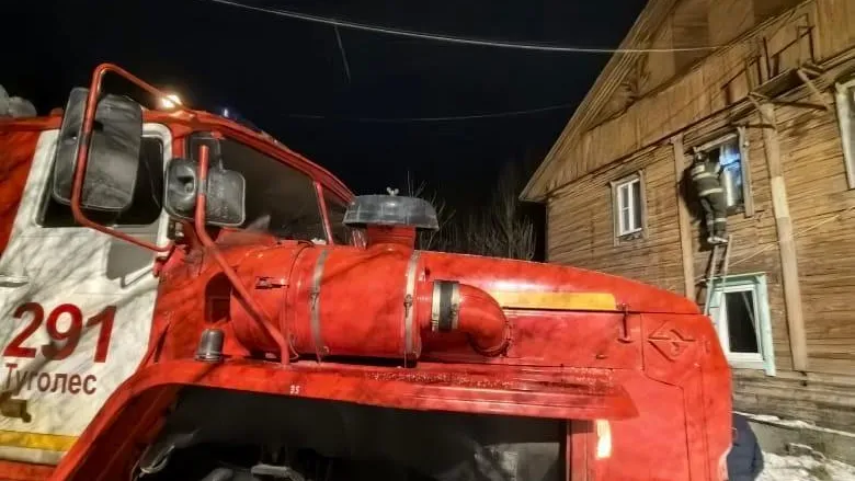 Спасатели Подмосковья помогли попасть в квартиру маме с пятью детьми