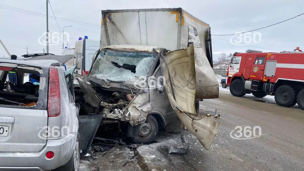 Два человека погибли в дорожной аварии в Подмосковье