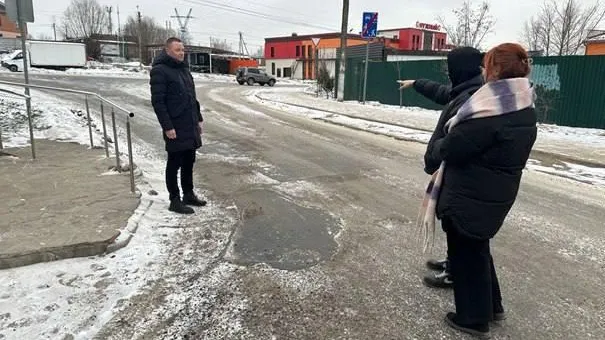 В Дмитровском округе проведен ямочный ремонт автомобильной дороги