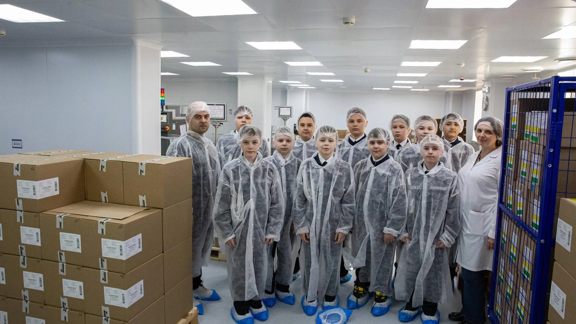 Подольские кадеты заглянули в мир фармацевтики на экскурсии по «ЗиО‑Здоровье»