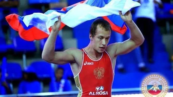 Спортсмен из Подольска завоевал серебро на чемпионате Европы по спортивной борьбе