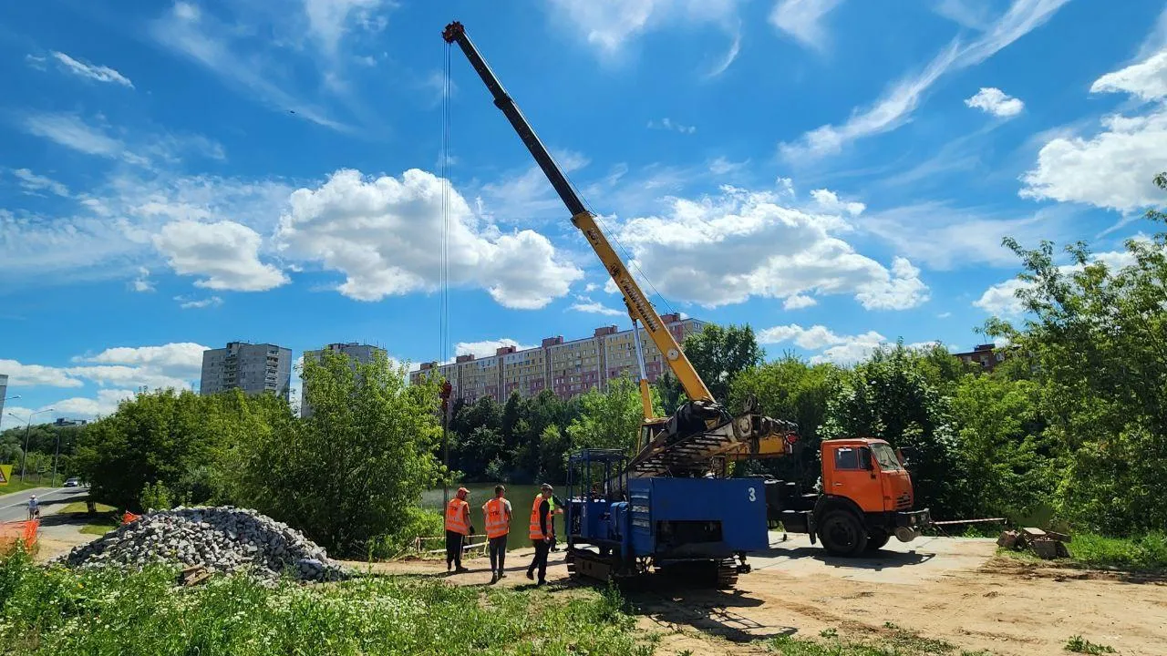 К благоустройству Малого Тарычевского пруда приступили в Ленинском округе