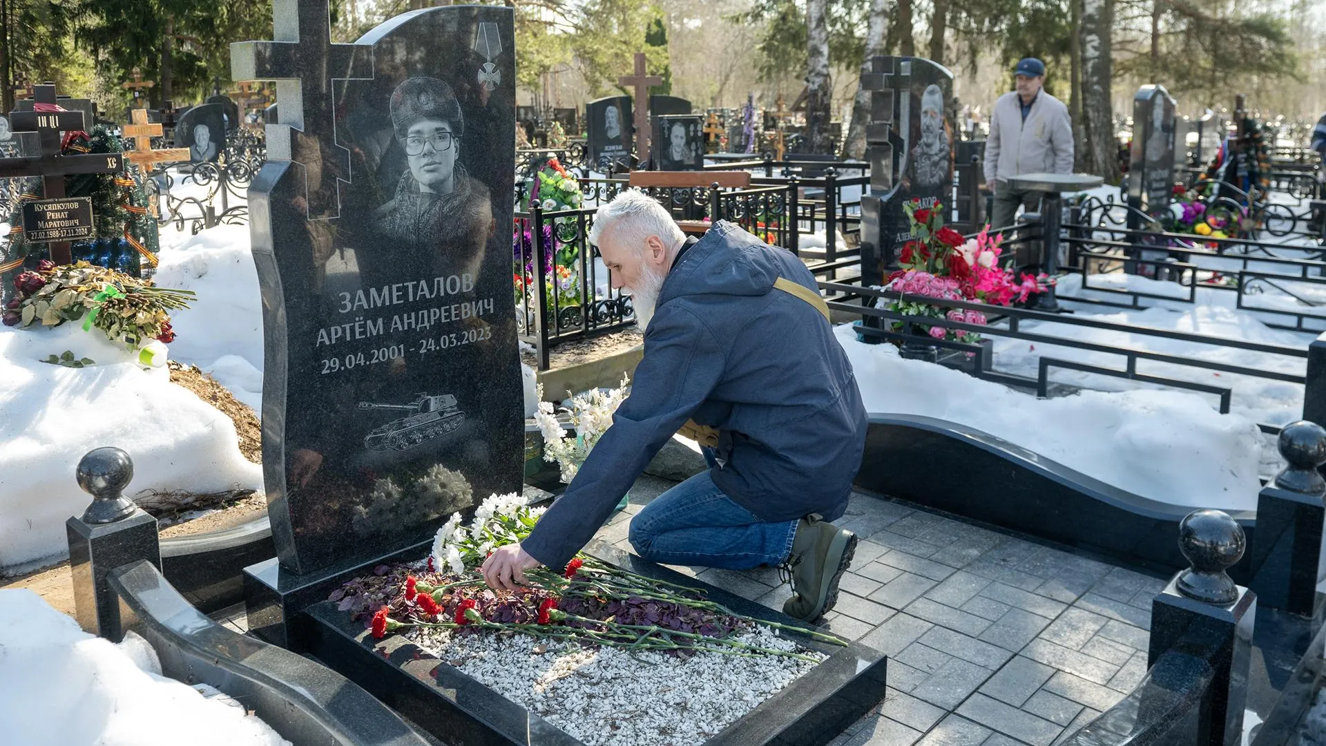 В Долгопрудном почтили память участника СВО Артема Заметалова