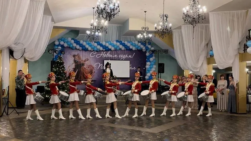 Барабанщицы из Мытищ поучаствовали в Петровском бале в Кремле