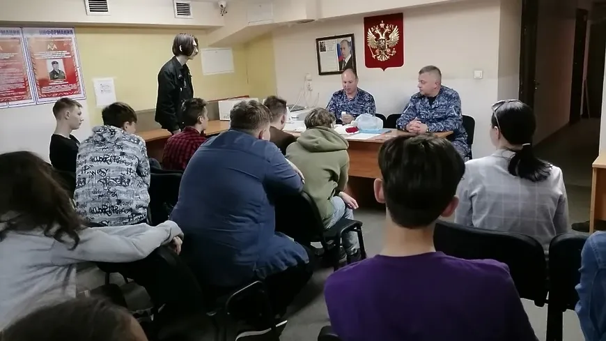 Росгвардейцы провели день открытых дверей для студентов колледжа Щелкова