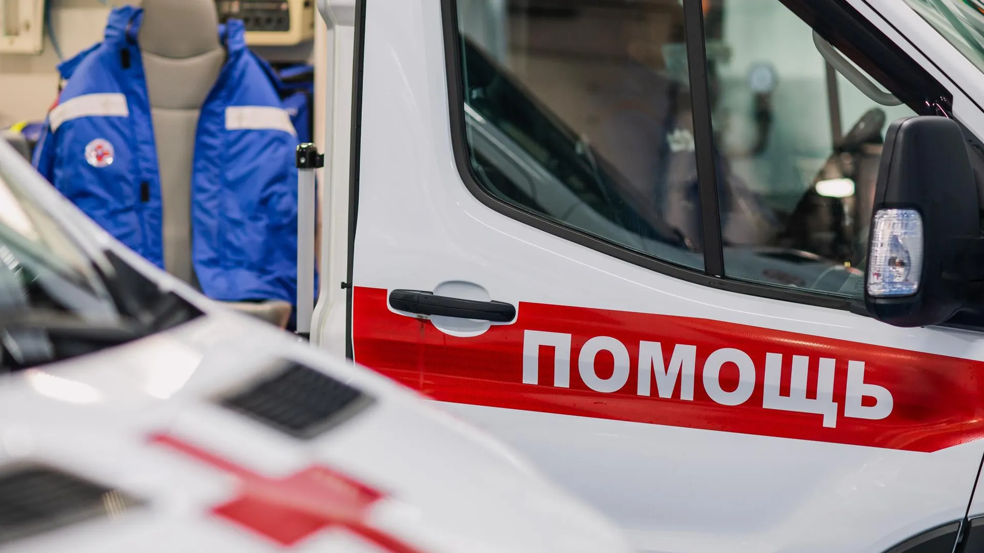 Женщина погибла под колесами машины медслужбы в Москве