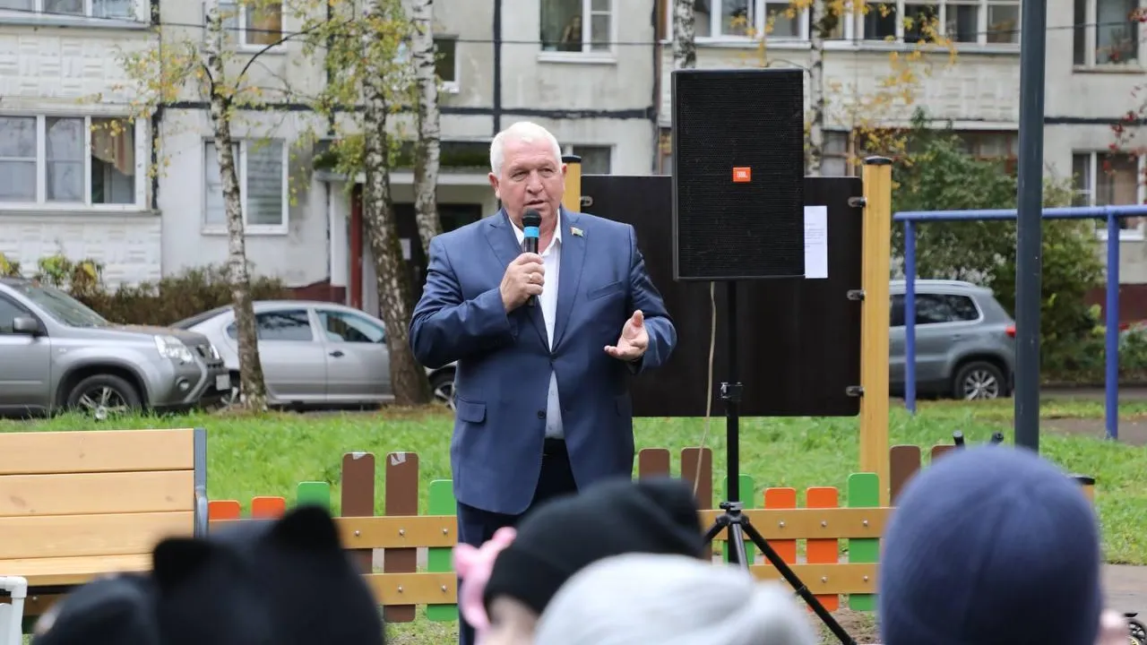 В Наро-Фоминске построили новую современную детскую площадку