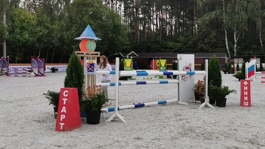 Новое поле открыли в конно‑спортивном клубе «Фаворит» в Подольске