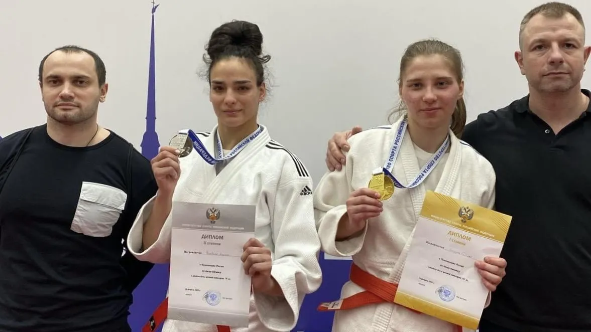 Комплект медалей взяли спортсменки Подмосковья на чемпионате по джиу-джитсу