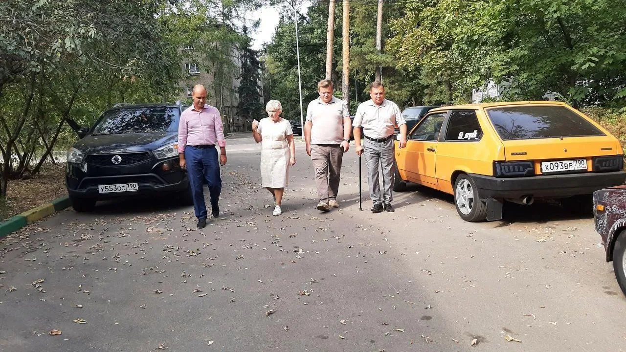 Качество проведенных работ по благоустройству дворов проверили в Люберцах