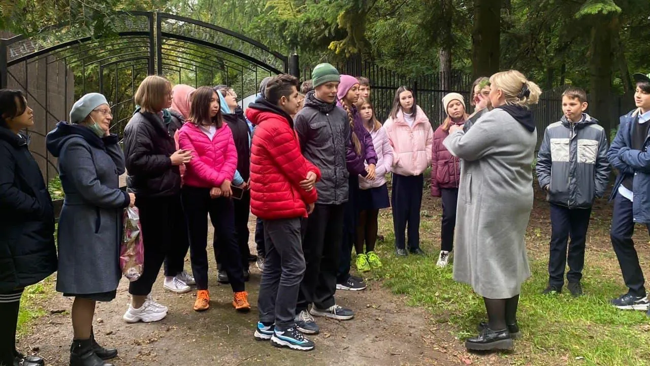 Около 300 детей побывали на экскурсиях в Ивантеевском дендропарке в сентябре