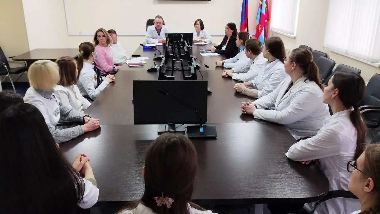 Молодым специалистам Балашихинской больницы рассказали о роли наставника в работе врача