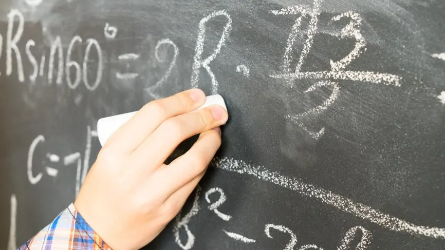 Оскорбил педагога: математик устроил драку с шестиклассником в Кузбассе