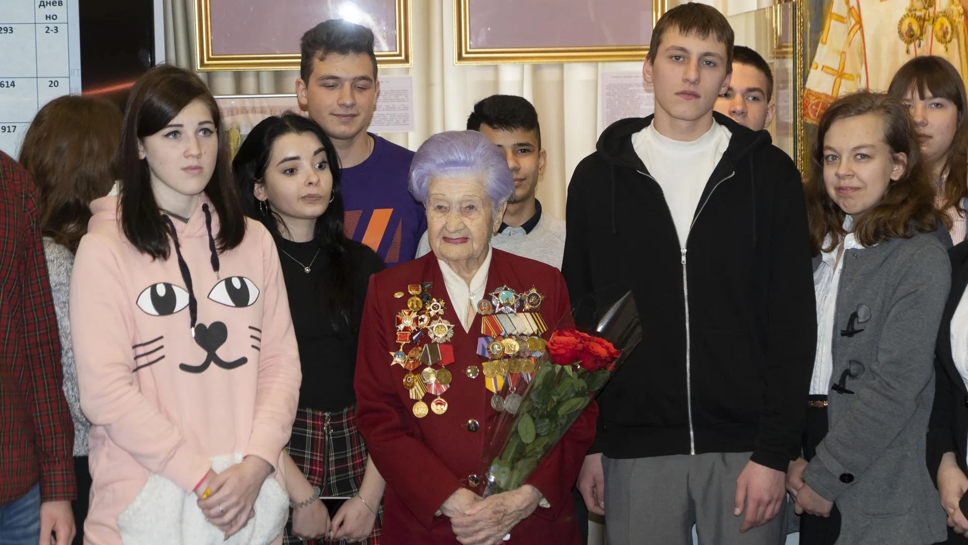 Ветеран ВОВ рассказала студентам Подольска о своей первой медали «За боевые заслуги»