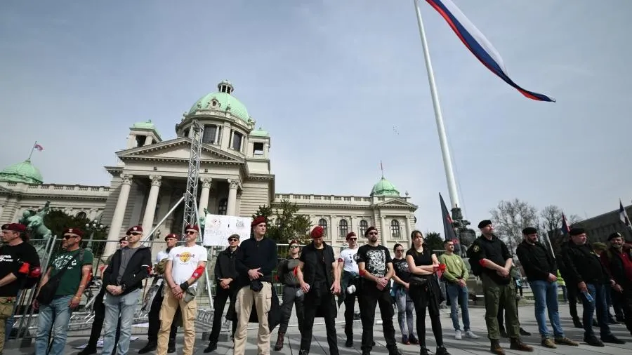 В Белграде машина протаранила толпу протестующих студентов