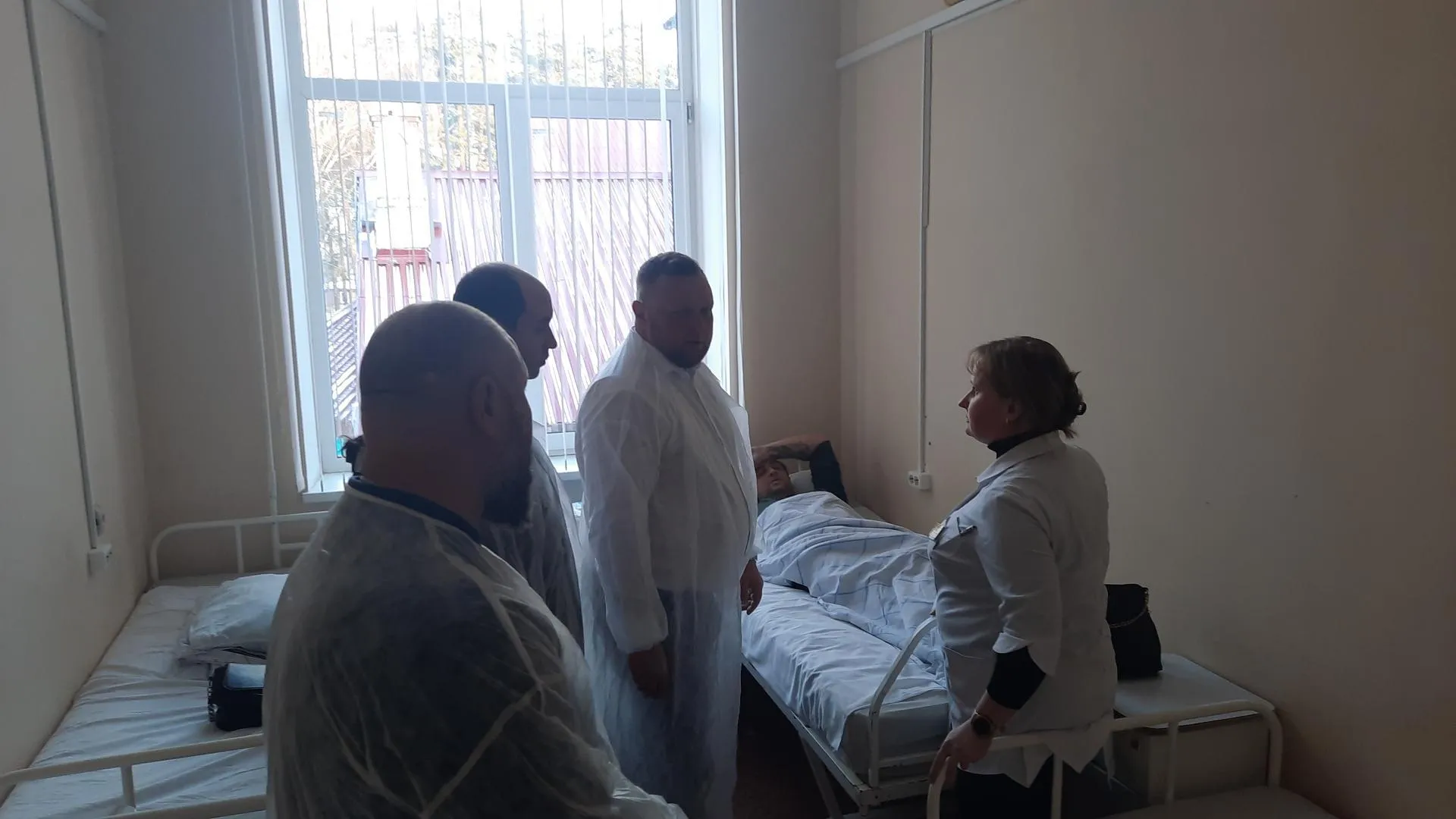 Пострадавшие в результате взрыва на заводе в Рошале проходят лечение