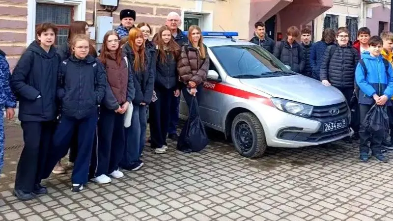 Росгвардейцы провели урок мужества в Серпухове