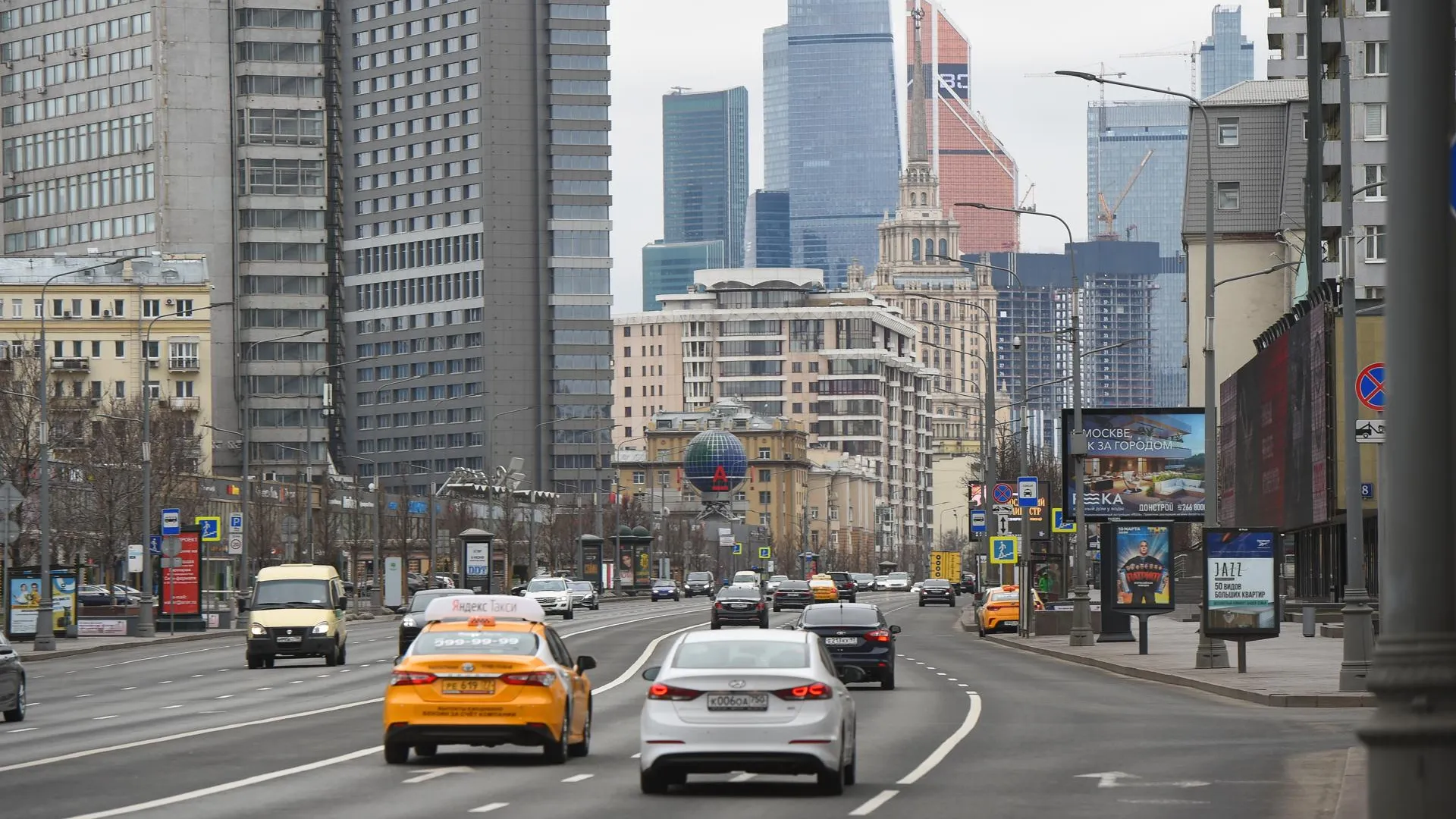 Водителей Московского региона попросили еще подождать с «переобувкой» авто