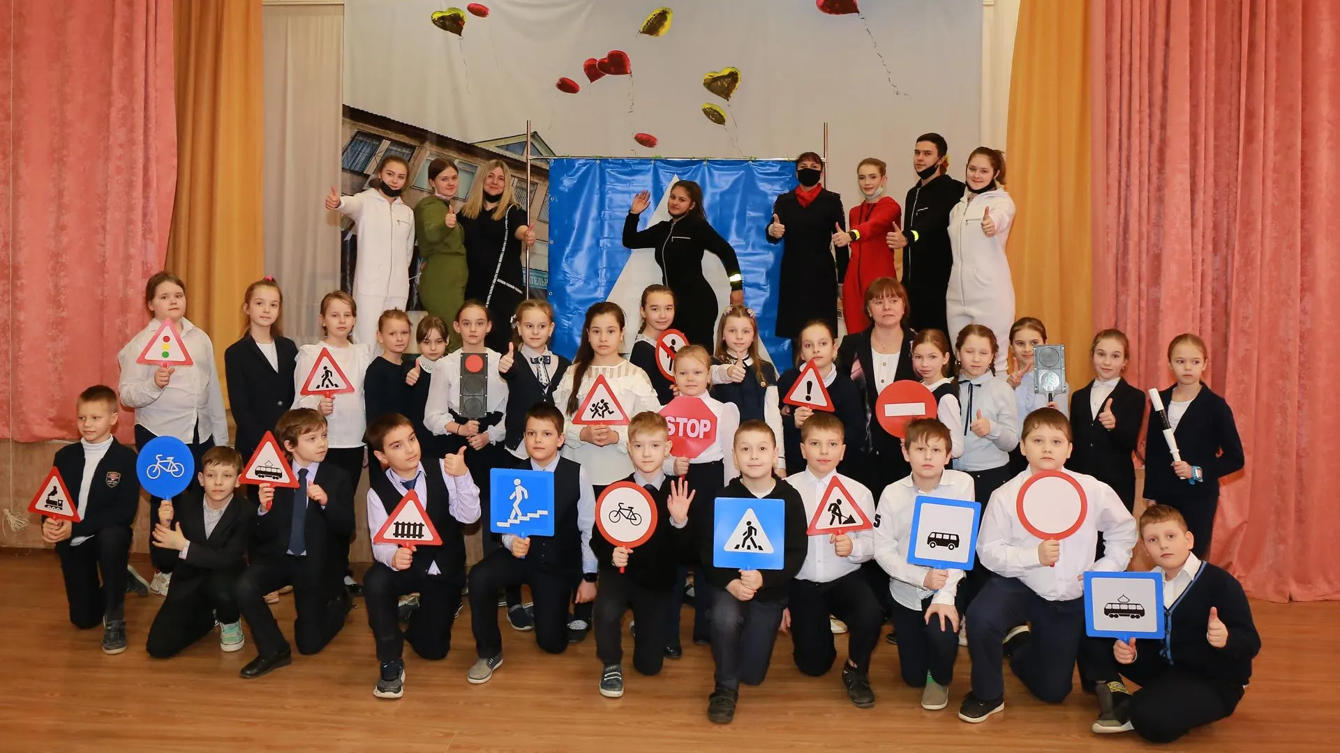 В школах Подольска начали внедрять проект «Живые знаки» на усвоение ПДД