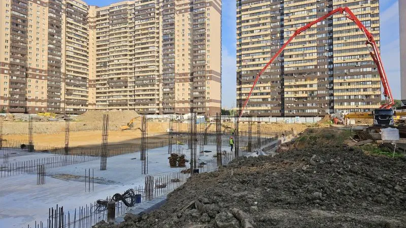 В Реутове приступили к заливке бетона в основание новой школы