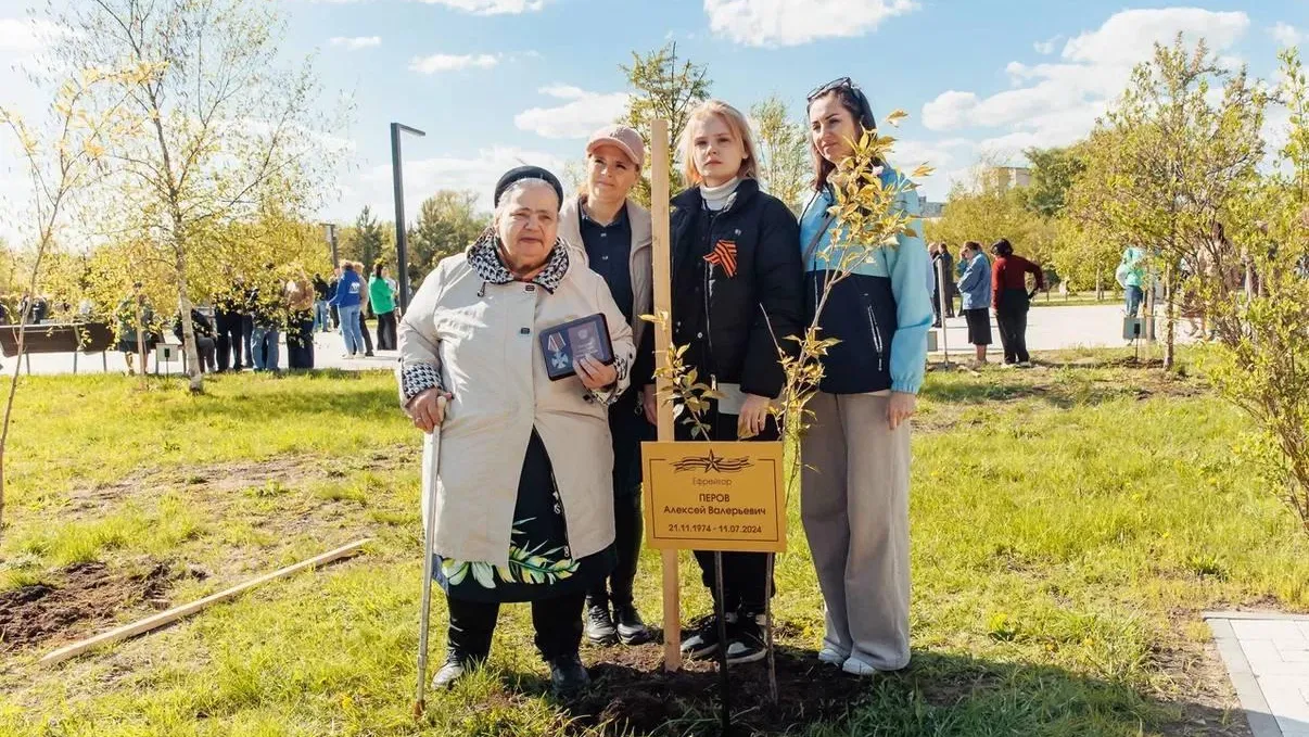 В Орехово-Зуеве высадили 74 именных деревца черемухи в память о бойцах СВО