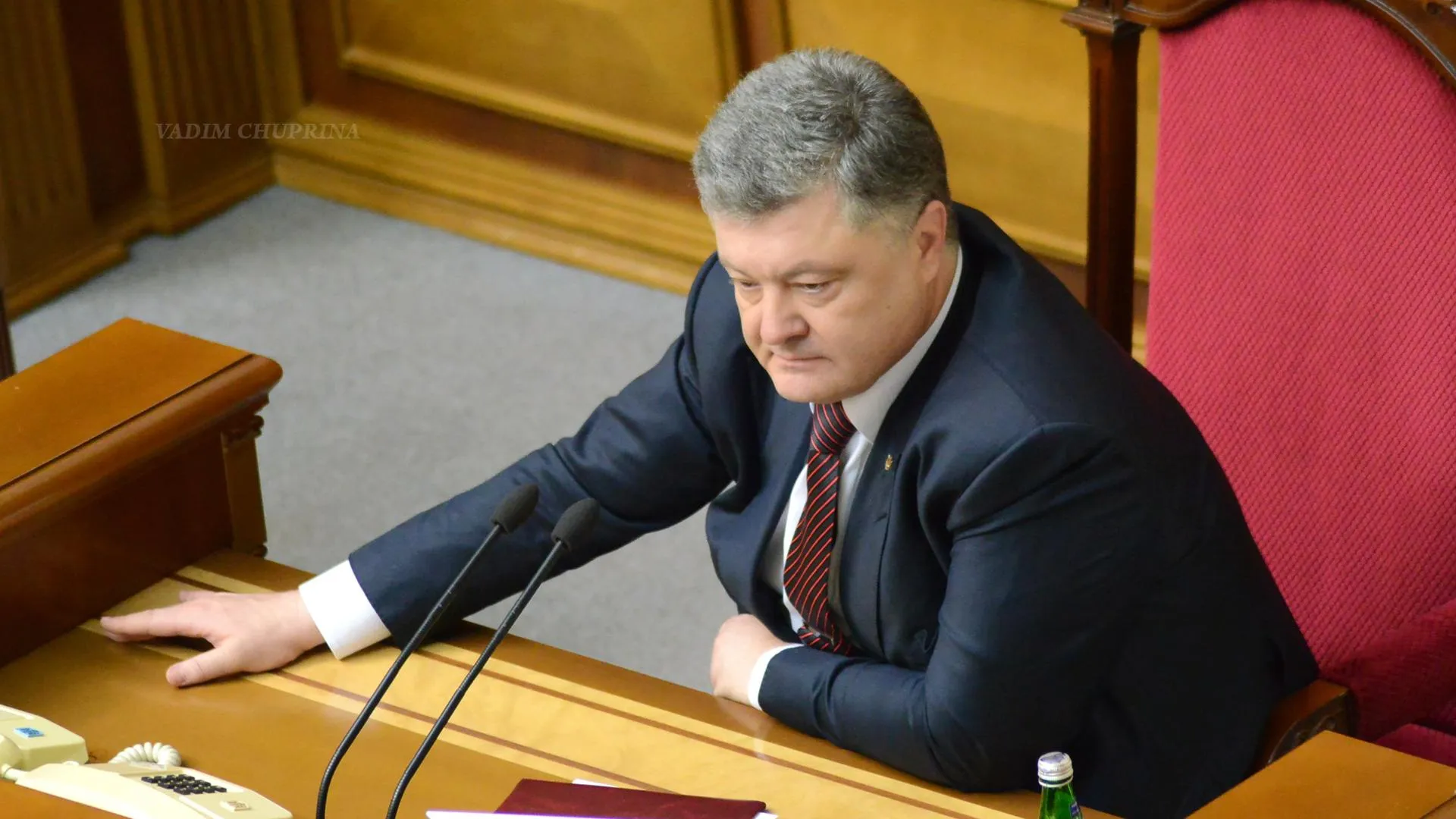 В России внесли в список террористов объединение с Порошенко и его сыном