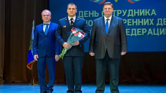 Глава Подольска наградил отличившихся полицейских в преддверии профессионального праздника