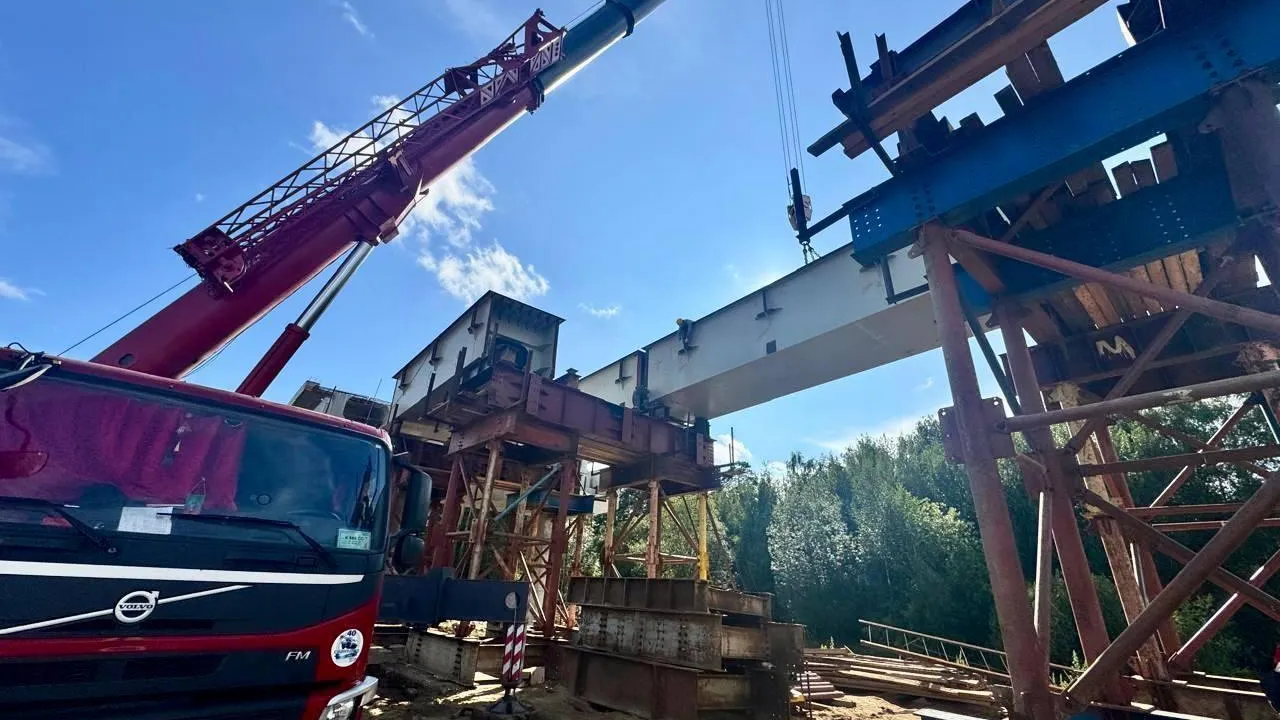 В Аникеевке начали монтаж металлоконструкций путепровода со стороны Новорижского шоссе