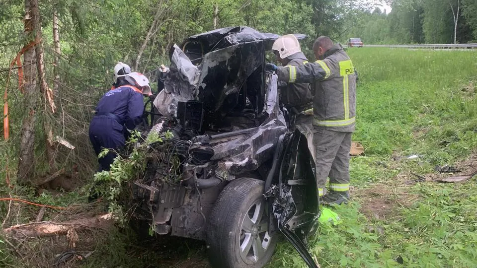 В лобовом ДТП в Томской области погиб пассажир Toyota RAV4