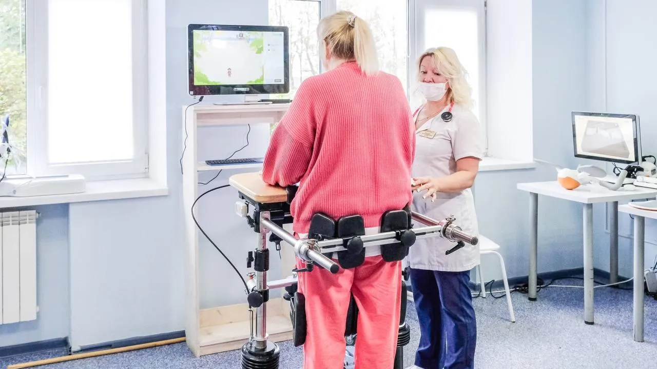 Более 90 тыс человек реабилитировались после перенесенных болезней в Подмосковье