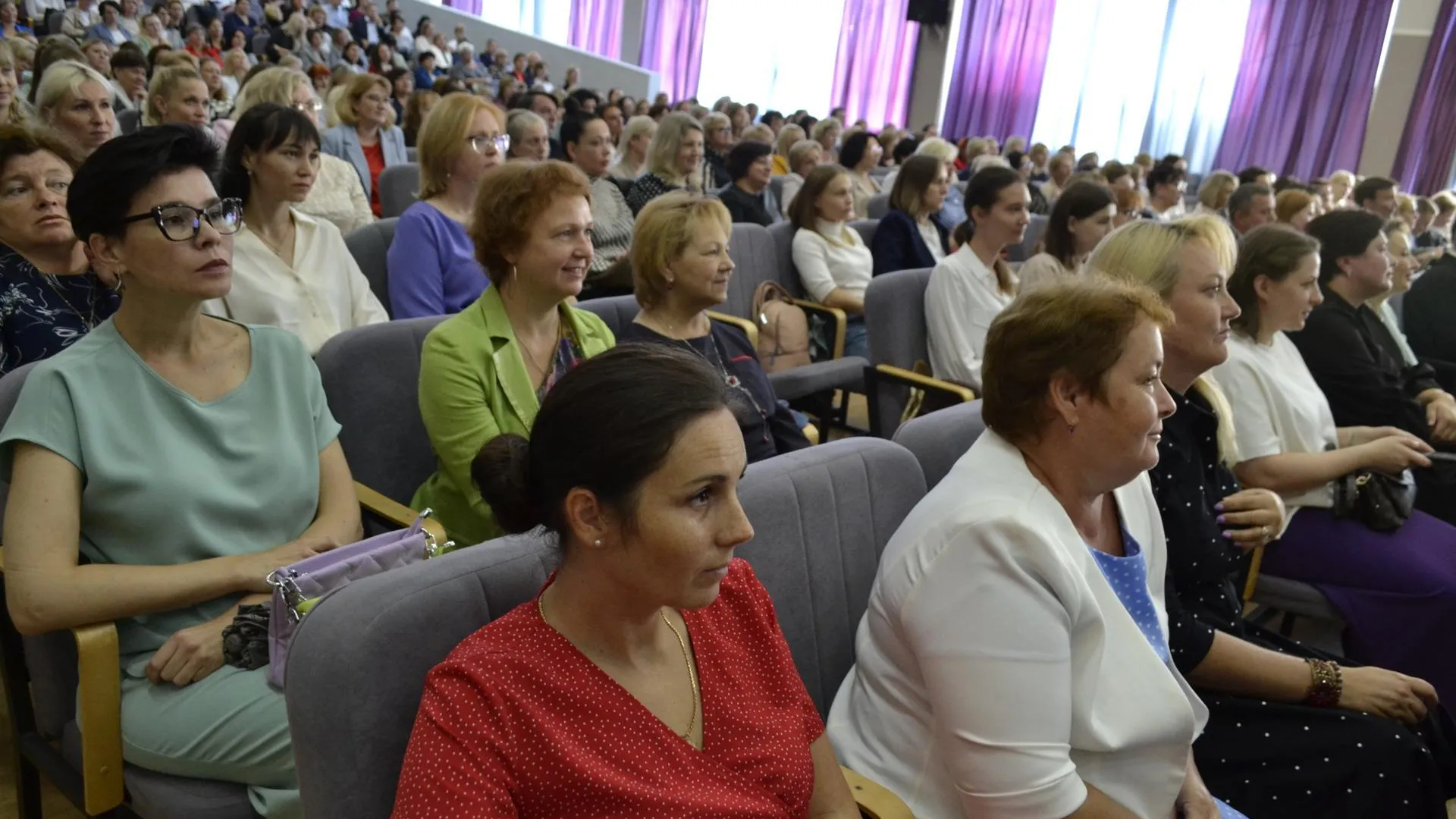 Лучшим учителям Балашихи вручили награды на ежегодной конференции