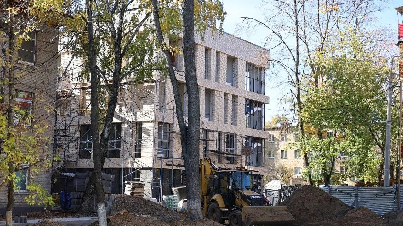 Пристройка к поликлинике №1 в Реутове готова на 90%