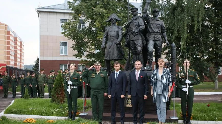 В Балашихе открыли памятник к 200‑летию Военной академии РВСН