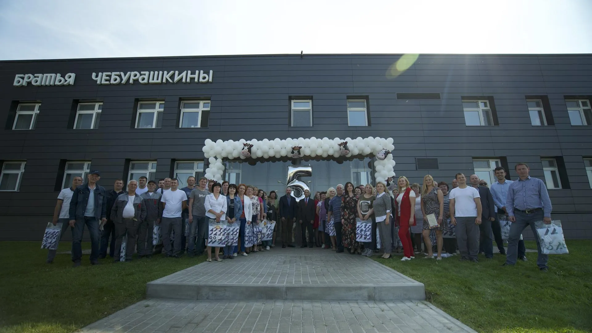Агрофирма «Братья Чебурашкины» завершила заготовку кормов на зиму
