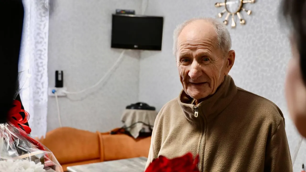 В Павловском Посаде поздравили ветеранов ВОВ с Днем защитника Отечества