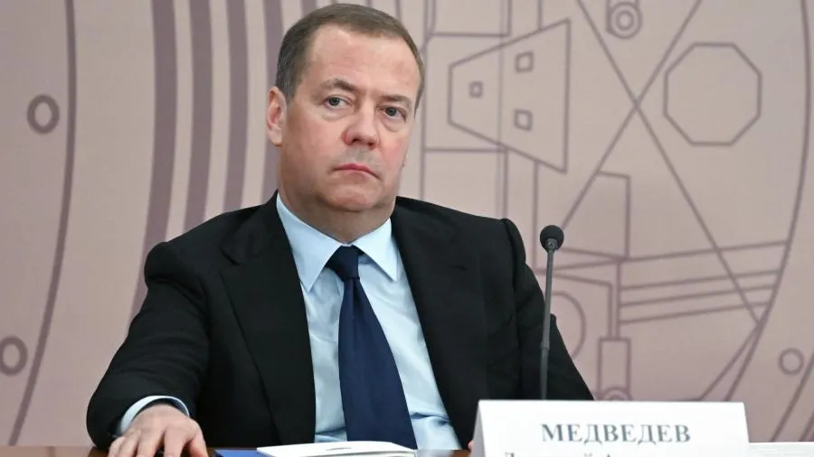 Медведев заявил, что место для компромиссов в вопросе Украины резко сокращается